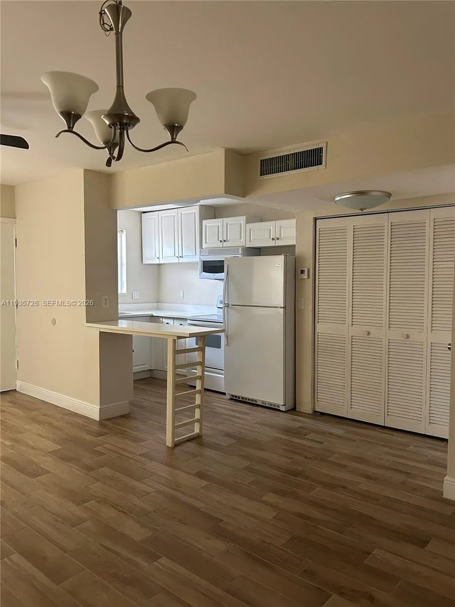 12500 Ne 5th Ave 309, North Miami, Florida 33161, North Miami, Florida 33161, 1 Bedroom Bedrooms, ,1 BathroomBathrooms,Residential,For Sale,12500 Ne 5th Ave 309, North Miami, Florida 33161,A11935728