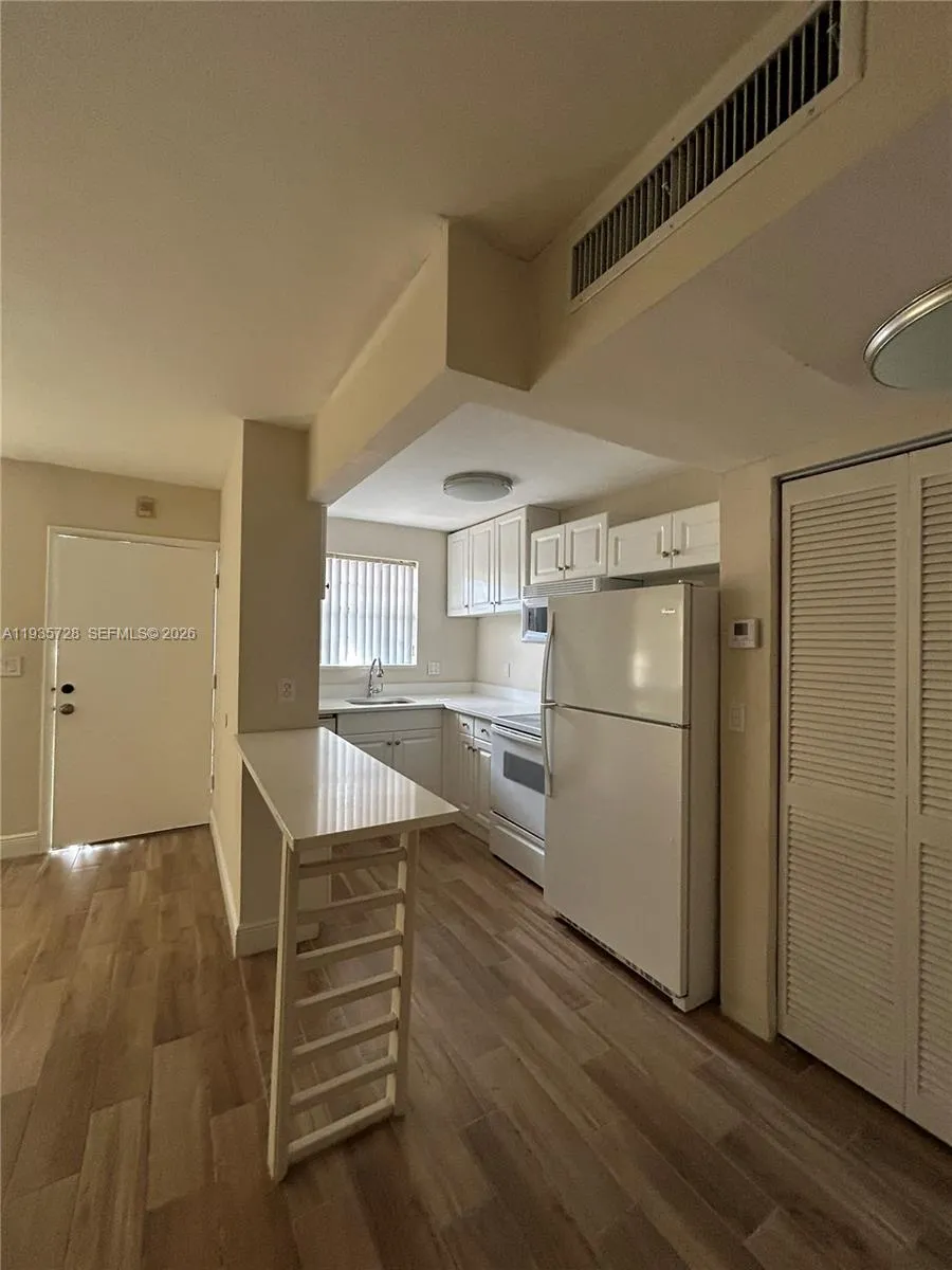 12500 Ne 5th Ave 309, North Miami, Florida 33161, North Miami, Florida 33161, 1 Bedroom Bedrooms, ,1 BathroomBathrooms,Residential,For Sale,12500 Ne 5th Ave 309, North Miami, Florida 33161,A11935728