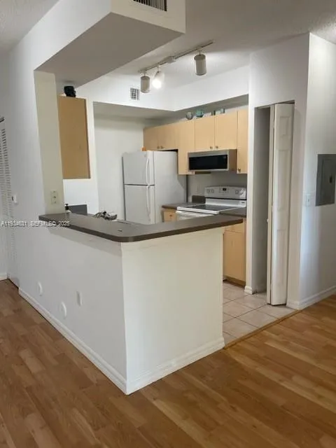 2458 Centergate Dr 102, Miramar, Florida 33025, Miramar, Florida 33025, 1 Bedroom Bedrooms, ,1 BathroomBathrooms,Residential Lease,For Rent,2458 Centergate Dr 102, Miramar, Florida 33025,A11934631