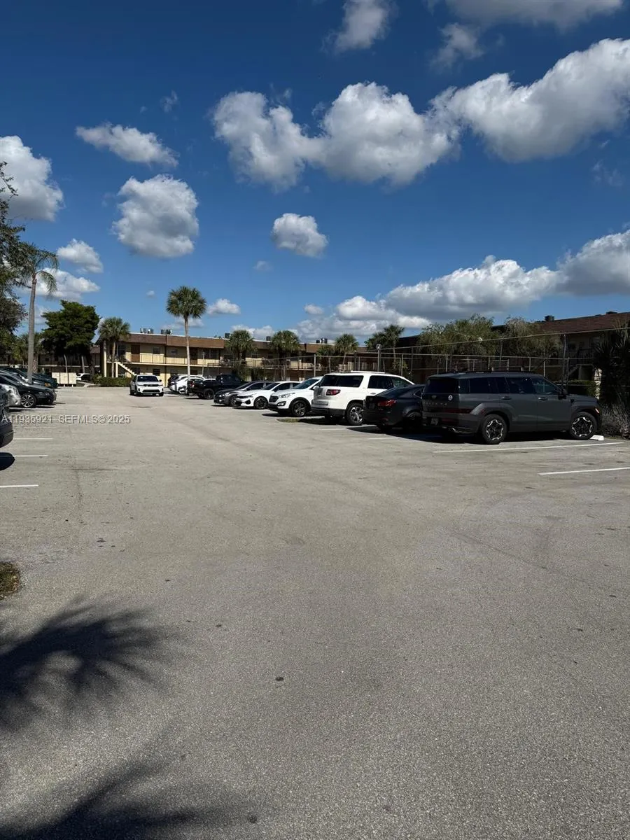 402 Lakeside Dr 108, Margate, Florida 33063, Margate, Florida 33063, 2 Bedrooms Bedrooms, ,1 BathroomBathrooms,Residential Lease,For Rent,402 Lakeside Dr 108, Margate, Florida 33063,A11935921