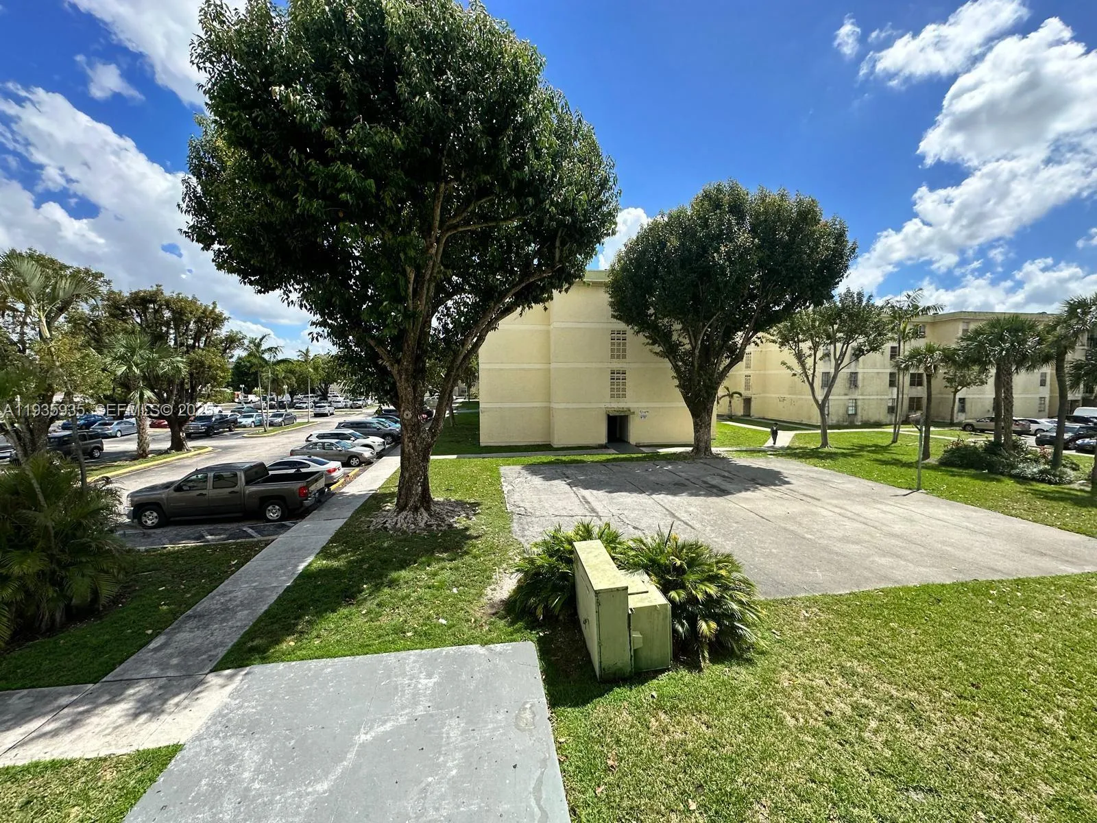 1875 W 56th St 301, Hialeah, Florida 33012, Hialeah, Florida 33012, 2 Bedrooms Bedrooms, ,1 BathroomBathrooms,Residential,For Sale,1875 W 56th St 301, Hialeah, Florida 33012,A11935935