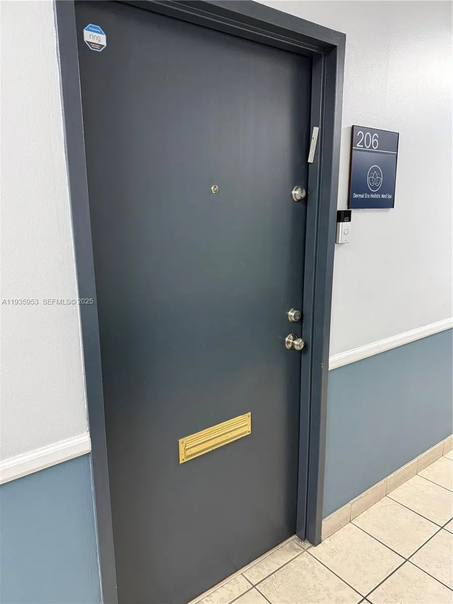 717 Ponce De Leon Blvd 206, Coral Gables, Florida, Coral Gables, Florida 33134, ,Commercial Sale,For Sale,717 Ponce De Leon Blvd 206, Coral Gables, Florida ,A11935953