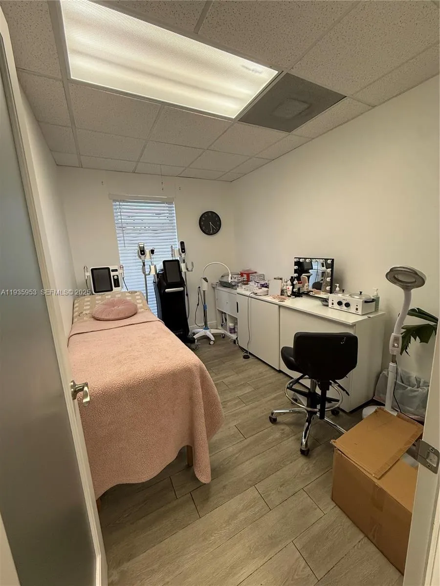 717 Ponce De Leon Blvd 206, Coral Gables, Florida, Coral Gables, Florida 33134, ,Commercial Sale,For Sale,717 Ponce De Leon Blvd 206, Coral Gables, Florida ,A11935953