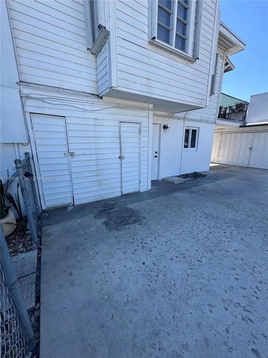 290 Nw 45th Ave ., Miami, Florida 33126, Miami, Florida 33126, 3 Bedrooms Bedrooms, ,1 BathroomBathrooms,Residential Lease,For Rent,290 Nw 45th Ave ., Miami, Florida 33126,A11935962