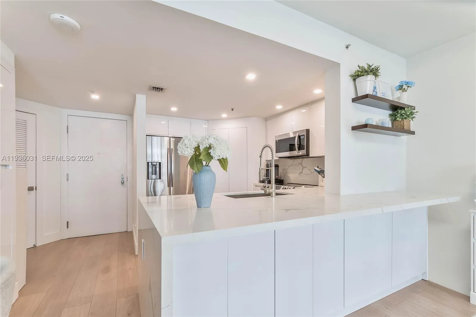 701 Brickell Key Blvd 808, Miami, Florida 33131, Miami, Florida 33131, 1 Bedroom Bedrooms, ,1 BathroomBathrooms,Residential,For Sale,701 Brickell Key Blvd 808, Miami, Florida 33131,A11936031