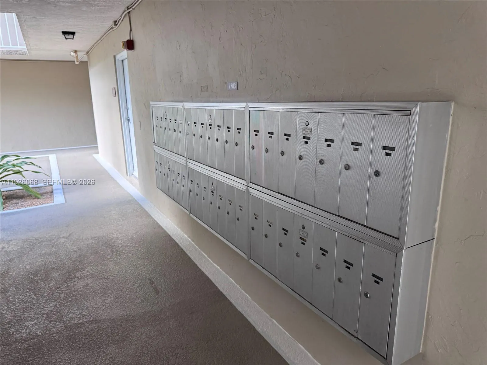 Mail box