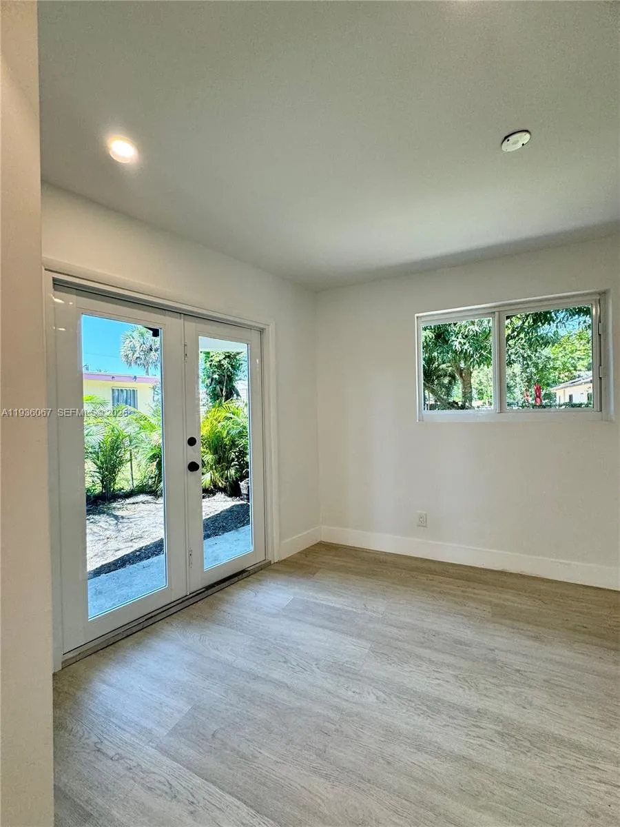 111 Nw 7th Ave, Dania Beach, Florida 33004, Dania Beach, Florida 33004, ,Residential Income,For Sale,111 Nw 7th Ave, Dania Beach, Florida 33004,A11936067