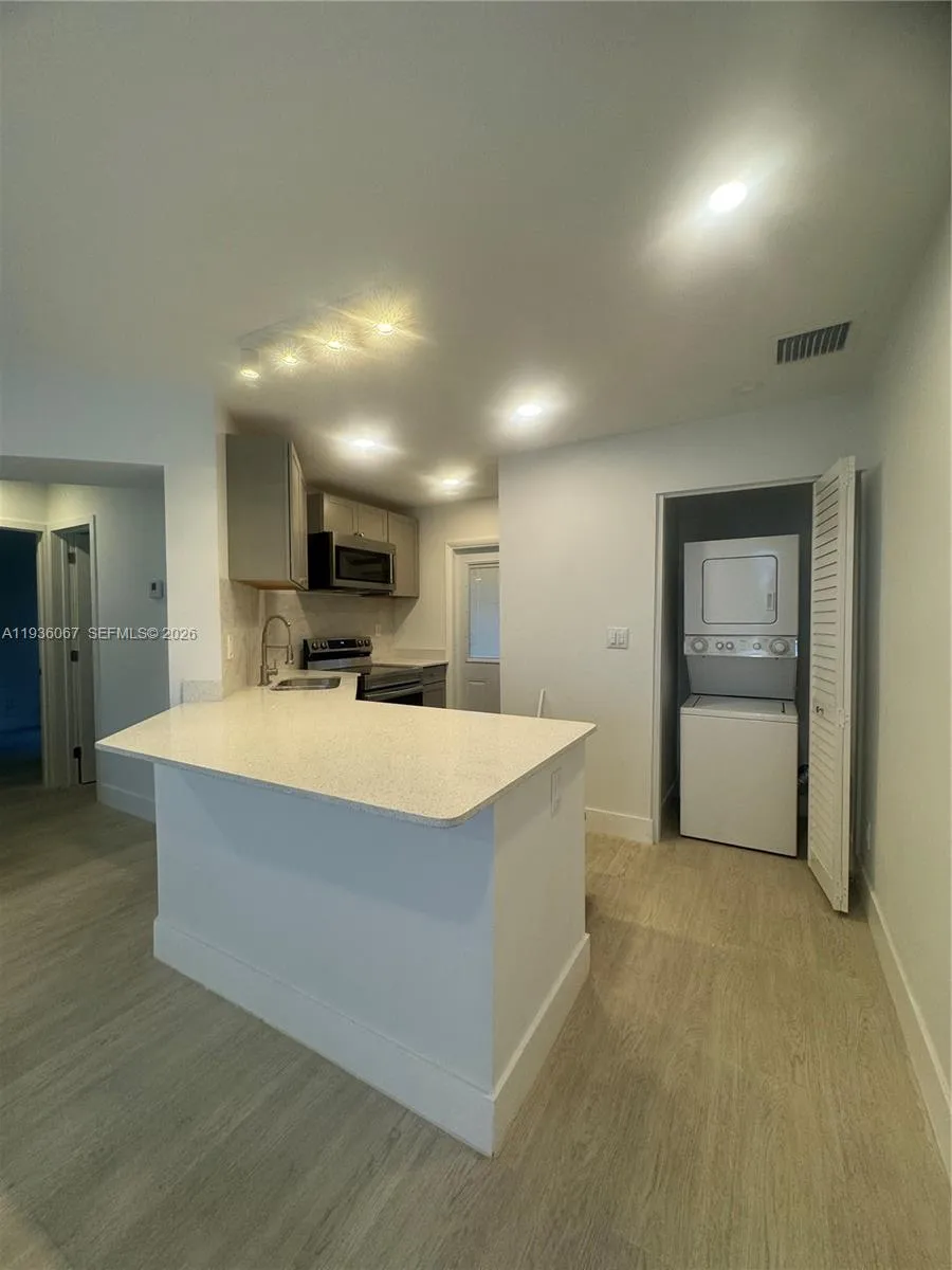 111 Nw 7th Ave, Dania Beach, Florida 33004, Dania Beach, Florida 33004, ,Residential Income,For Sale,111 Nw 7th Ave, Dania Beach, Florida 33004,A11936067
