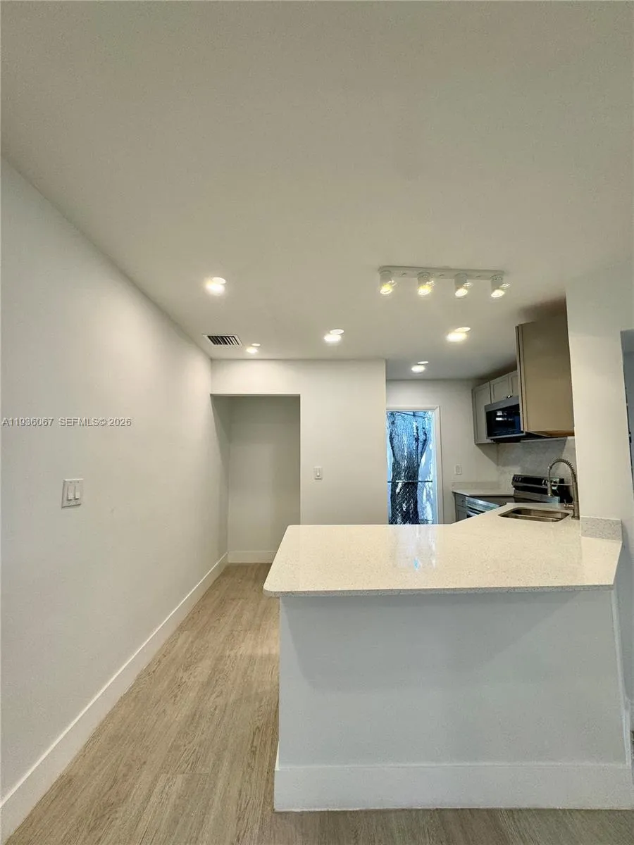 111 Nw 7th Ave, Dania Beach, Florida 33004, Dania Beach, Florida 33004, ,Residential Income,For Sale,111 Nw 7th Ave, Dania Beach, Florida 33004,A11936067