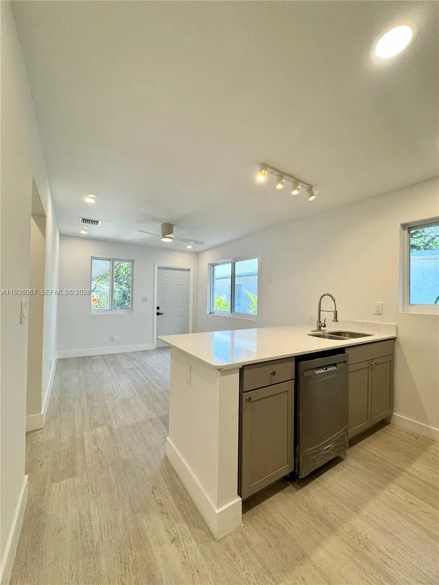 111 Nw 7th Ave, Dania Beach, Florida 33004, Dania Beach, Florida 33004, ,Residential Income,For Sale,111 Nw 7th Ave, Dania Beach, Florida 33004,A11936067