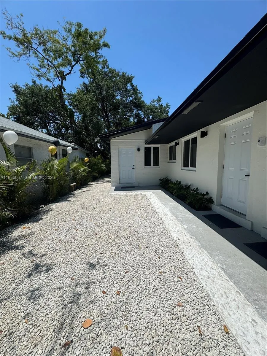 111 Nw 7th Ave, Dania Beach, Florida 33004, Dania Beach, Florida 33004, ,Residential Income,For Sale,111 Nw 7th Ave, Dania Beach, Florida 33004,A11936067