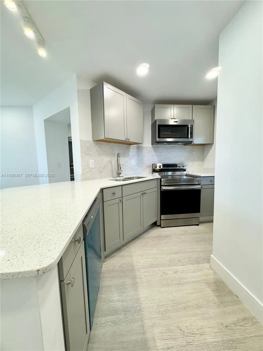 111 Nw 7th Ave, Dania Beach, Florida 33004, Dania Beach, Florida 33004, ,Residential Income,For Sale,111 Nw 7th Ave, Dania Beach, Florida 33004,A11936067