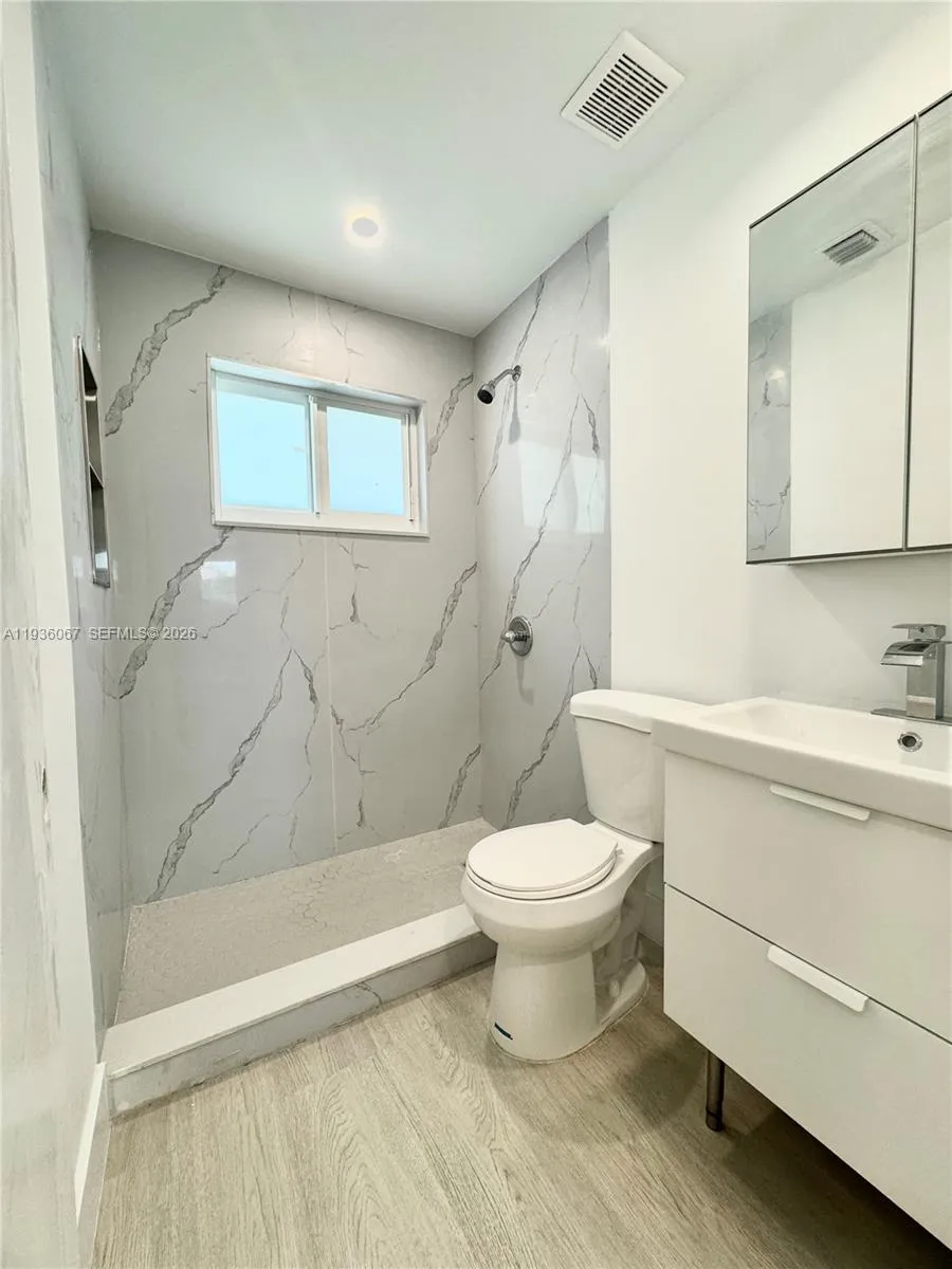 111 Nw 7th Ave, Dania Beach, Florida 33004, Dania Beach, Florida 33004, ,Residential Income,For Sale,111 Nw 7th Ave, Dania Beach, Florida 33004,A11936067