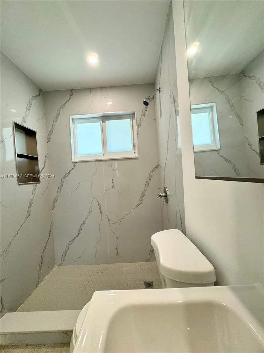 111 Nw 7th Ave, Dania Beach, Florida 33004, Dania Beach, Florida 33004, ,Residential Income,For Sale,111 Nw 7th Ave, Dania Beach, Florida 33004,A11936067