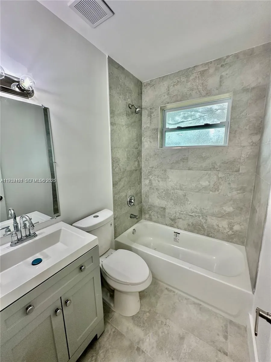 1533 Nw 53rd St, Miami, Florida 33142, Miami, Florida 33142, ,Residential Income,For Sale,1533 Nw 53rd St, Miami, Florida 33142,A11932161