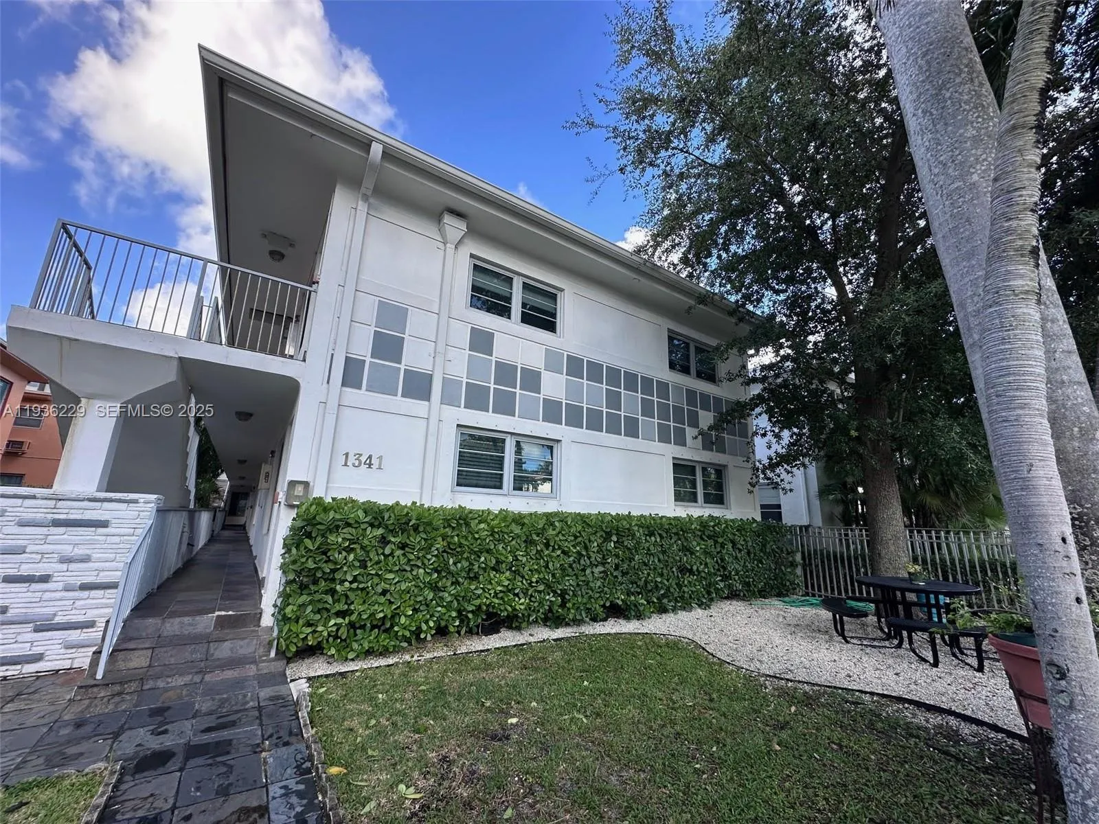 1341 15th St 106, Miami Beach, Florida 33139, Miami Beach, Florida 33139, 2 Bedrooms Bedrooms, ,2 BathroomsBathrooms,Residential,For Sale,1341 15th St 106, Miami Beach, Florida 33139,A11936229