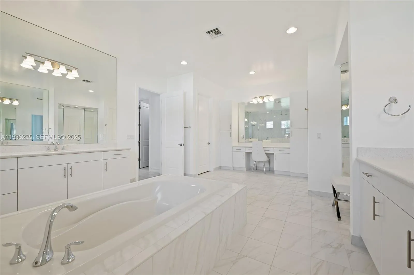5292 S Sterling Ranch Cir, Davie, Florida 33314, Davie, Florida 33314, 4 Bedrooms Bedrooms, ,4 BathroomsBathrooms,Residential Lease,For Rent,5292 S Sterling Ranch Cir, Davie, Florida 33314,A11936225
