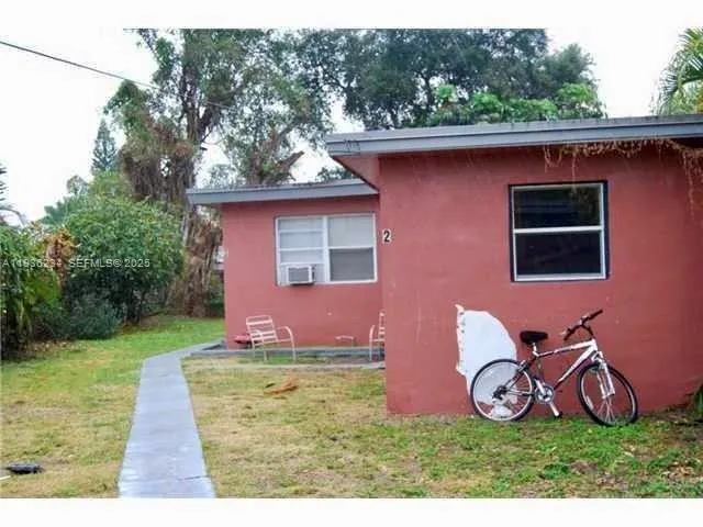 2650 Grant St, Hollywood, Florida 33020, Hollywood, Florida 33020, 2 Bedrooms Bedrooms, ,1 BathroomBathrooms,Residential,For Sale,2650 Grant St, Hollywood, Florida 33020,A11936234