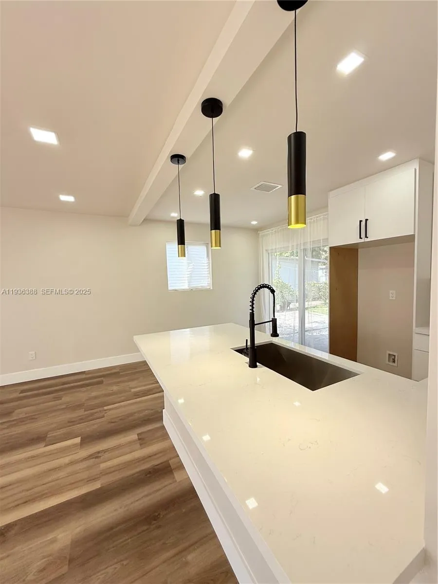 7821 Nw 30th St, Davie, Florida 33024, Davie, Florida 33024, 3 Bedrooms Bedrooms, ,2 BathroomsBathrooms,Residential,For Sale,7821 Nw 30th St, Davie, Florida 33024,A11936388