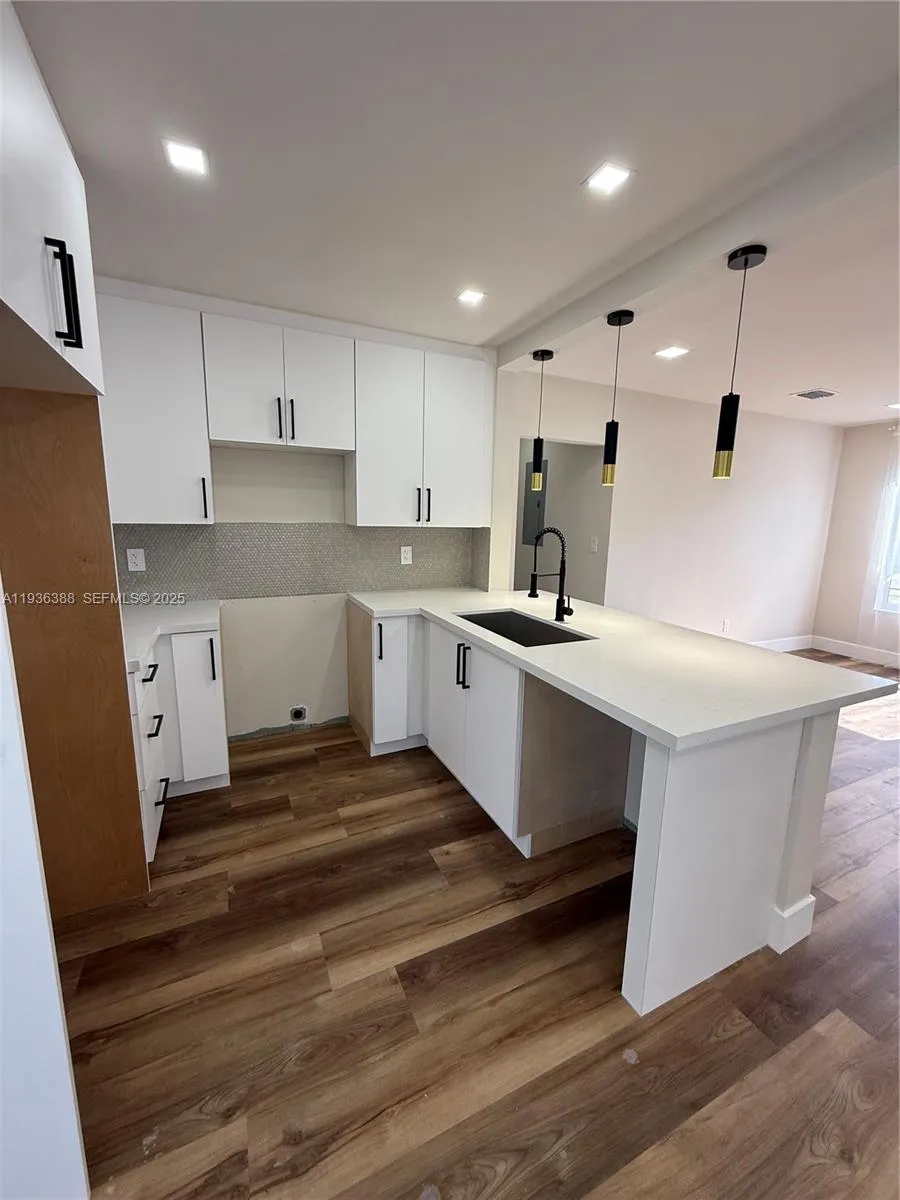 7821 Nw 30th St, Davie, Florida 33024, Davie, Florida 33024, 3 Bedrooms Bedrooms, ,2 BathroomsBathrooms,Residential,For Sale,7821 Nw 30th St, Davie, Florida 33024,A11936388