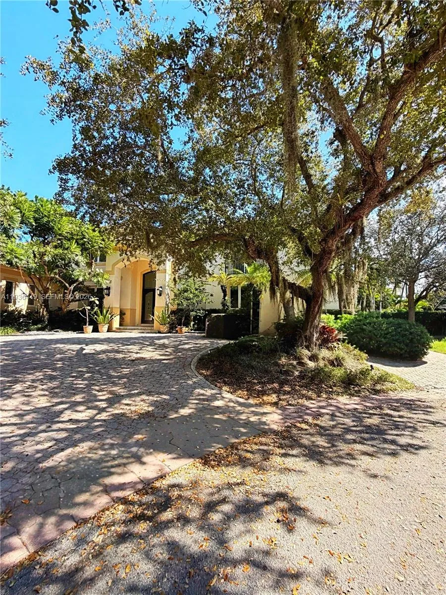 673 Destacada Ave, Coral Gables, Florida 33156, Coral Gables, Florida 33156, 7 Bedrooms Bedrooms, ,7 BathroomsBathrooms,Residential,For Sale,673 Destacada Ave, Coral Gables, Florida 33156,A11936449