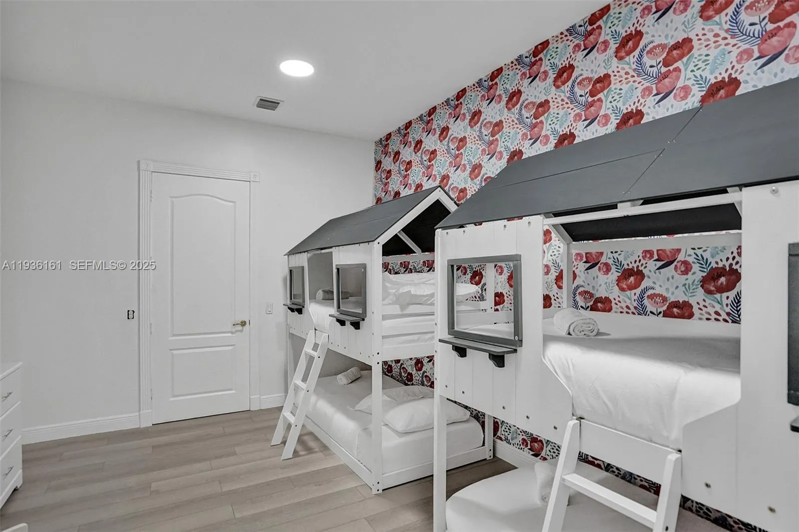 1430 Nw 114th Ave, Plantation, Florida 33323, Plantation, Florida 33323, 9 Bedrooms Bedrooms, ,6 BathroomsBathrooms,Residential,For Sale,1430 Nw 114th Ave, Plantation, Florida 33323,A11936161