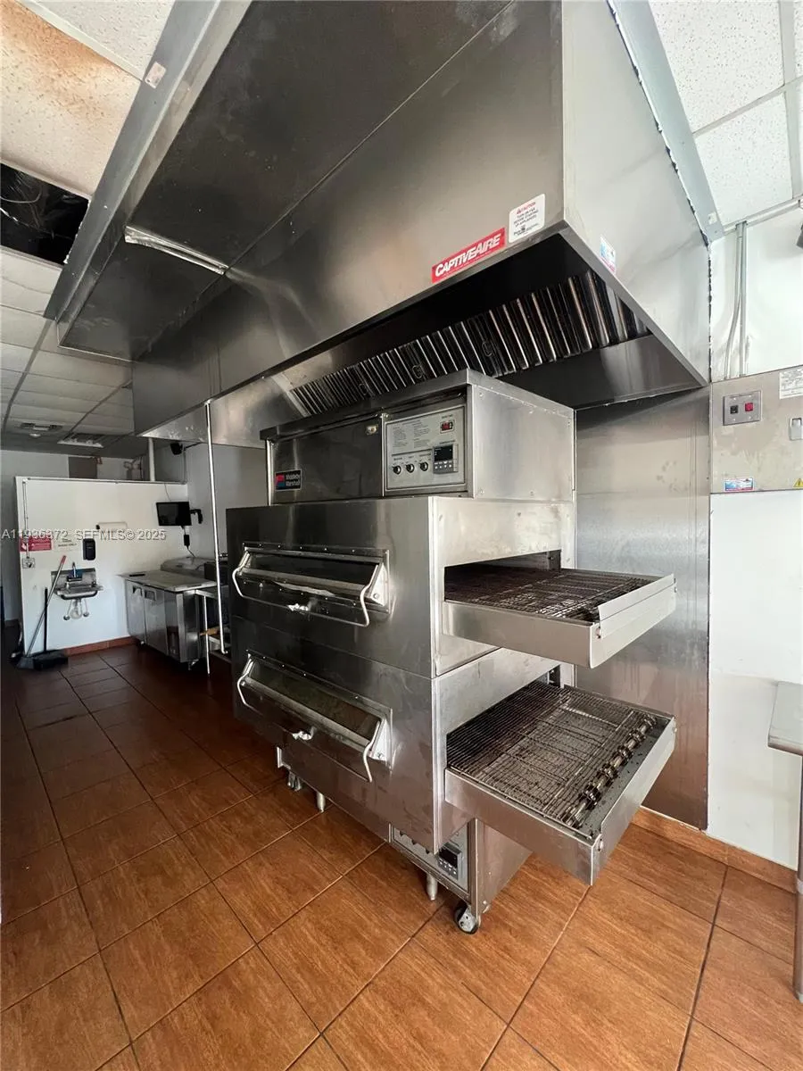16451 Ne 15th Ave, North Miami Beach, Florida 3316, North Miami Beach, Florida 33162, ,Business Opportunity,For Sale,16451 Ne 15th Ave, North Miami Beach, Florida 3316,A11936372