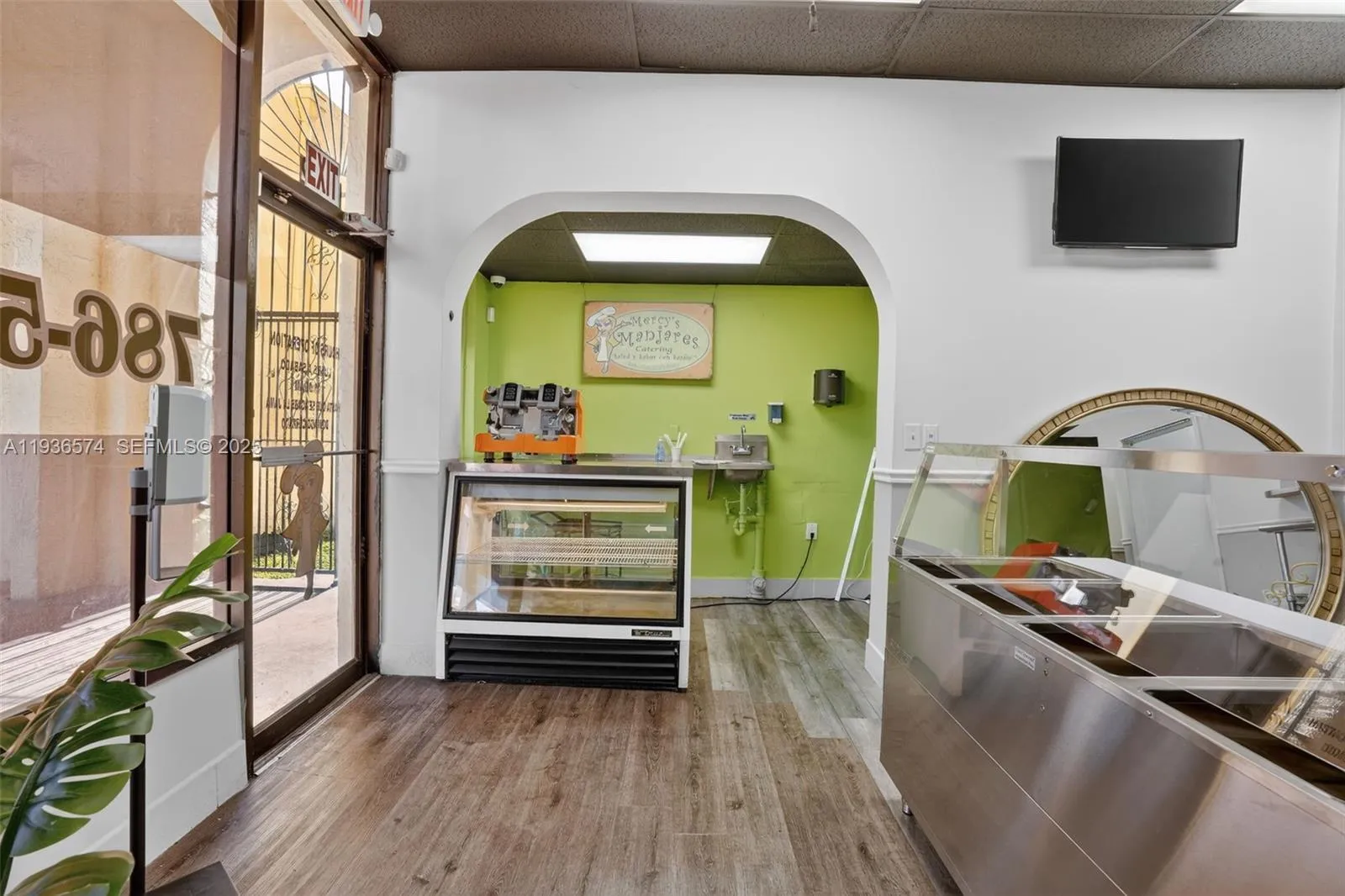 Catering Business For Sal In The Heart Of Fontaine, Miami, Florida 33172, ,Business Opportunity,For Sale,Catering Business For Sal In The Heart Of Fontaine,A11936574