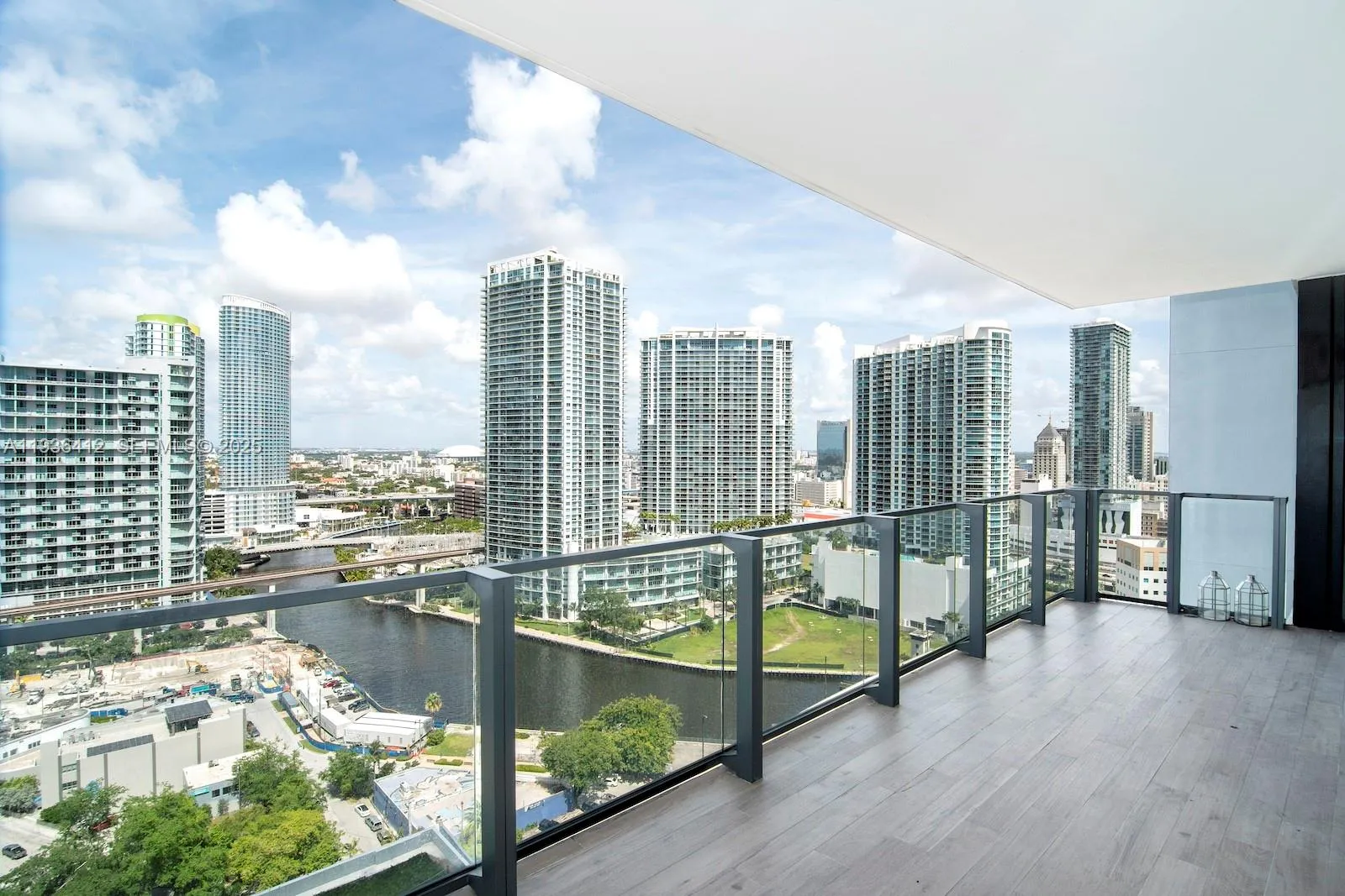 68 Se 6th St 2010, Miami, Florida 33131, Miami, Florida 33131, 2 Bedrooms Bedrooms, ,2 BathroomsBathrooms,Residential,For Sale,68 Se 6th St 2010, Miami, Florida 33131,A11936412