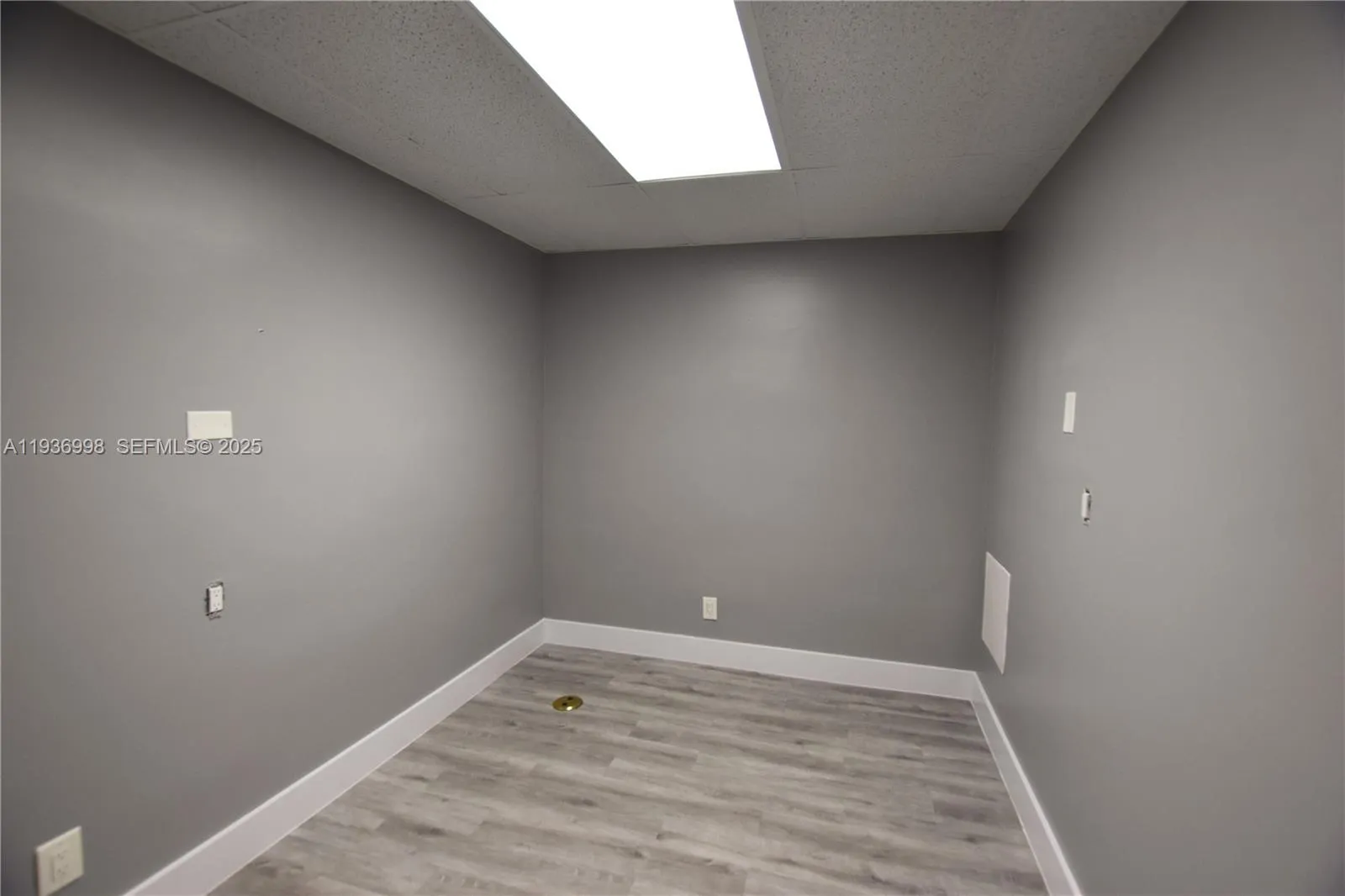 3911 Hollywood Blvd 106, Hollywood, Florida 33021, Hollywood, Florida 33021, ,Commercial Lease,For Rent,3911 Hollywood Blvd 106, Hollywood, Florida 33021,A11936998