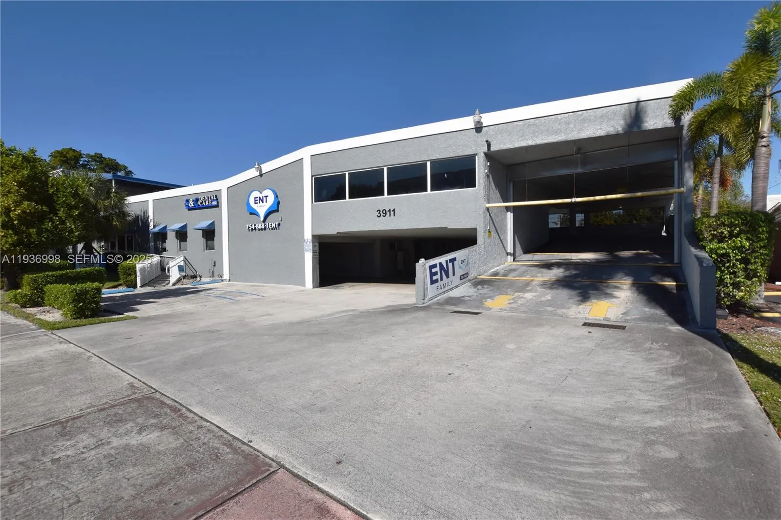 3911 Hollywood Blvd 106, Hollywood, Florida 33021, Hollywood, Florida 33021, ,Commercial Lease,For Rent,3911 Hollywood Blvd 106, Hollywood, Florida 33021,A11936998