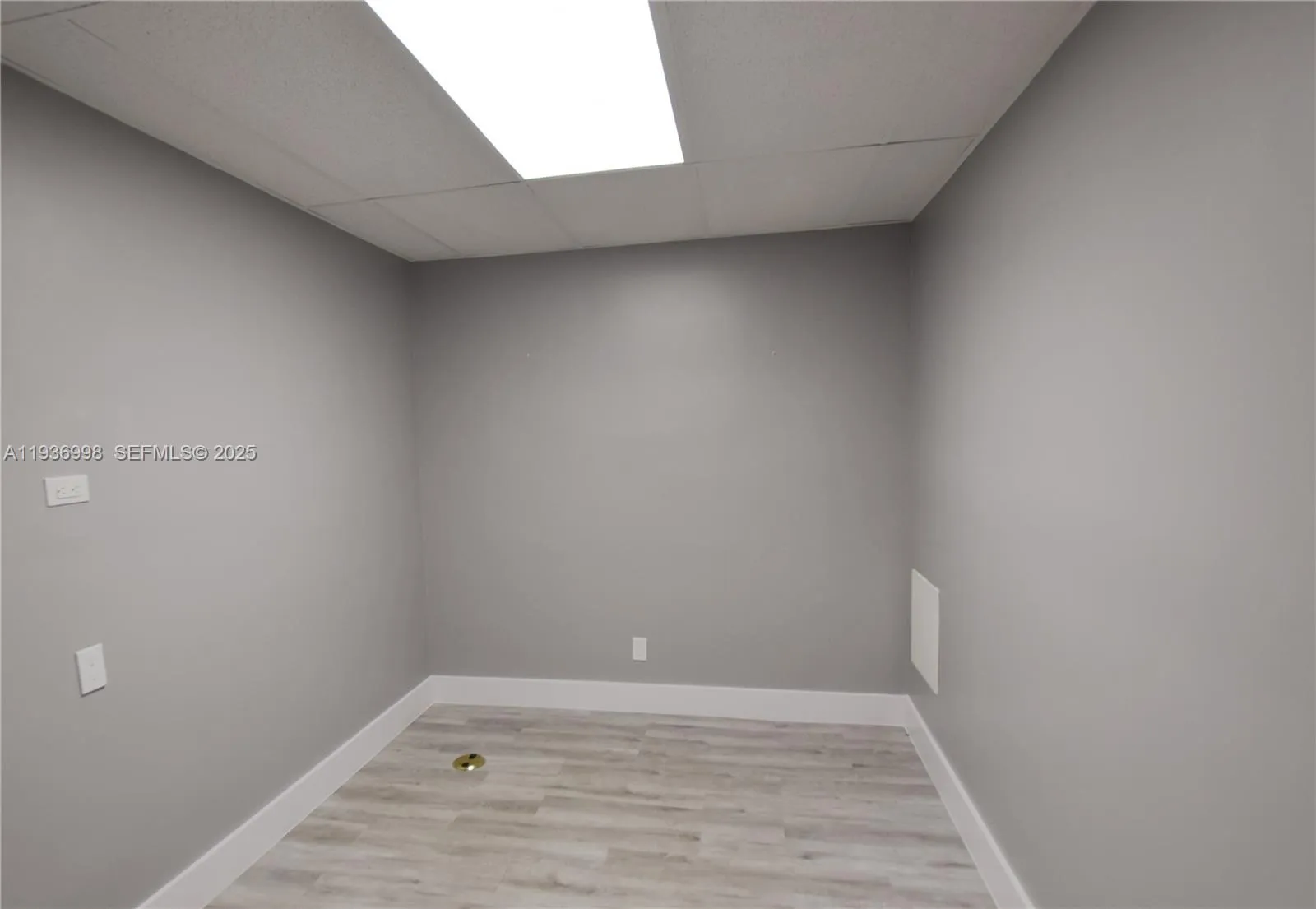 3911 Hollywood Blvd 106, Hollywood, Florida 33021, Hollywood, Florida 33021, ,Commercial Lease,For Rent,3911 Hollywood Blvd 106, Hollywood, Florida 33021,A11936998