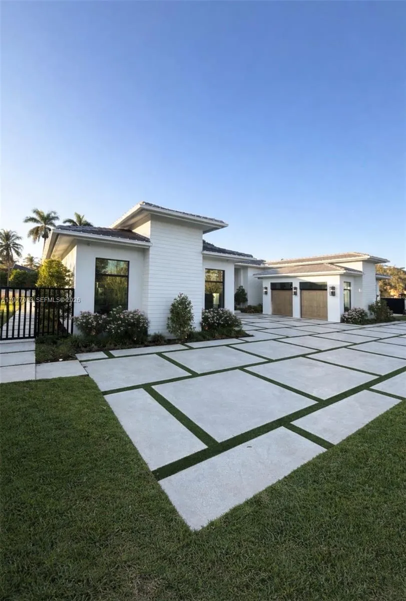 14200 Old Cutler Rd, Palmetto Bay, Florida 33158, Palmetto Bay, Florida 33158, 6 Bedrooms Bedrooms, ,6 BathroomsBathrooms,Residential,For Sale,14200 Old Cutler Rd, Palmetto Bay, Florida 33158,A11937013