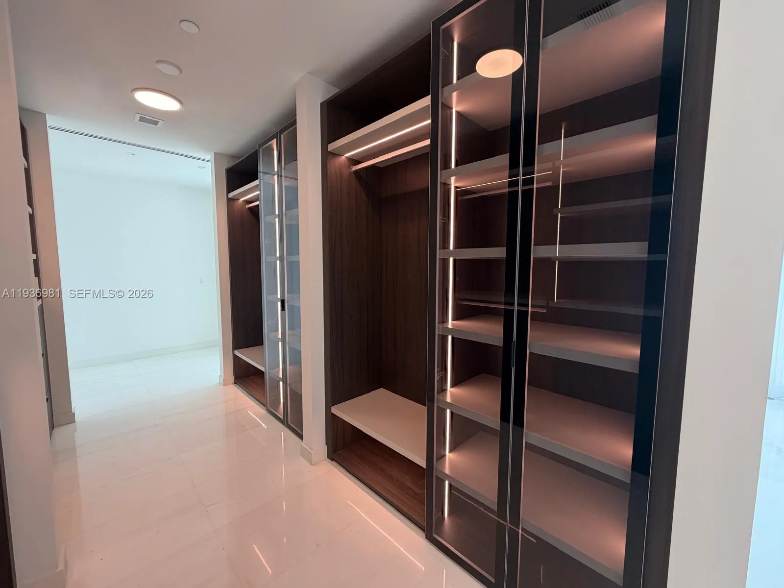 300 Biscayne Blvd Way 3201, Miami, Florida 33130, Miami, Florida 33130, 5 Bedrooms Bedrooms, ,5 BathroomsBathrooms,Residential Lease,For Rent,300 Biscayne Blvd Way 3201, Miami, Florida 33130,A11936981