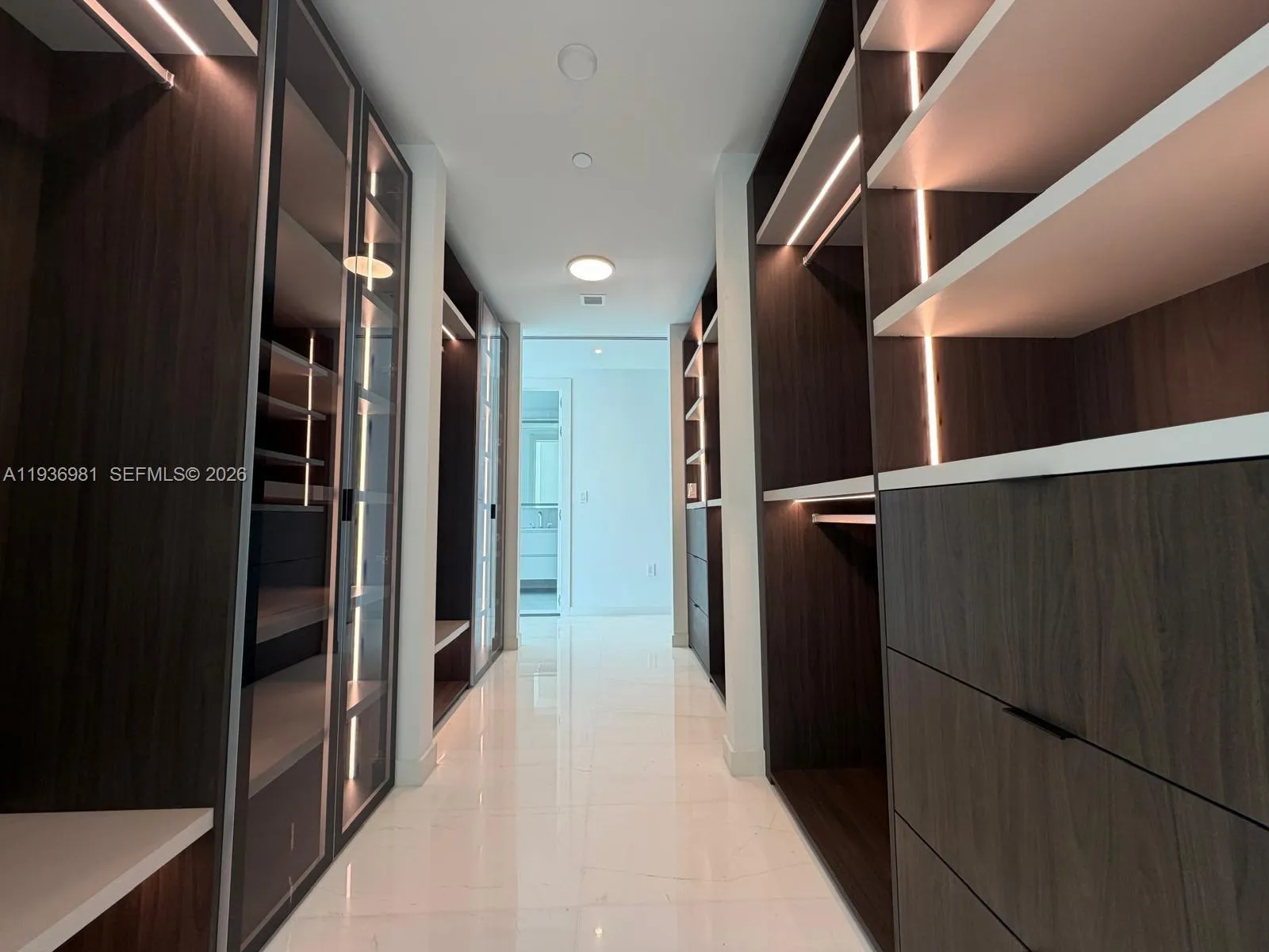 300 Biscayne Blvd Way 3201, Miami, Florida 33130, Miami, Florida 33130, 5 Bedrooms Bedrooms, ,5 BathroomsBathrooms,Residential Lease,For Rent,300 Biscayne Blvd Way 3201, Miami, Florida 33130,A11936981