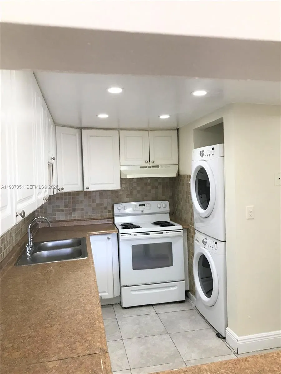 10090 Nw 80 Ct 2543, Hialeah Gardens, Florida 3301, Hialeah Gardens, Florida 33016, 2 Bedrooms Bedrooms, ,2 BathroomsBathrooms,Residential Lease,For Rent,10090 Nw 80 Ct 2543, Hialeah Gardens, Florida 3301,A11937054