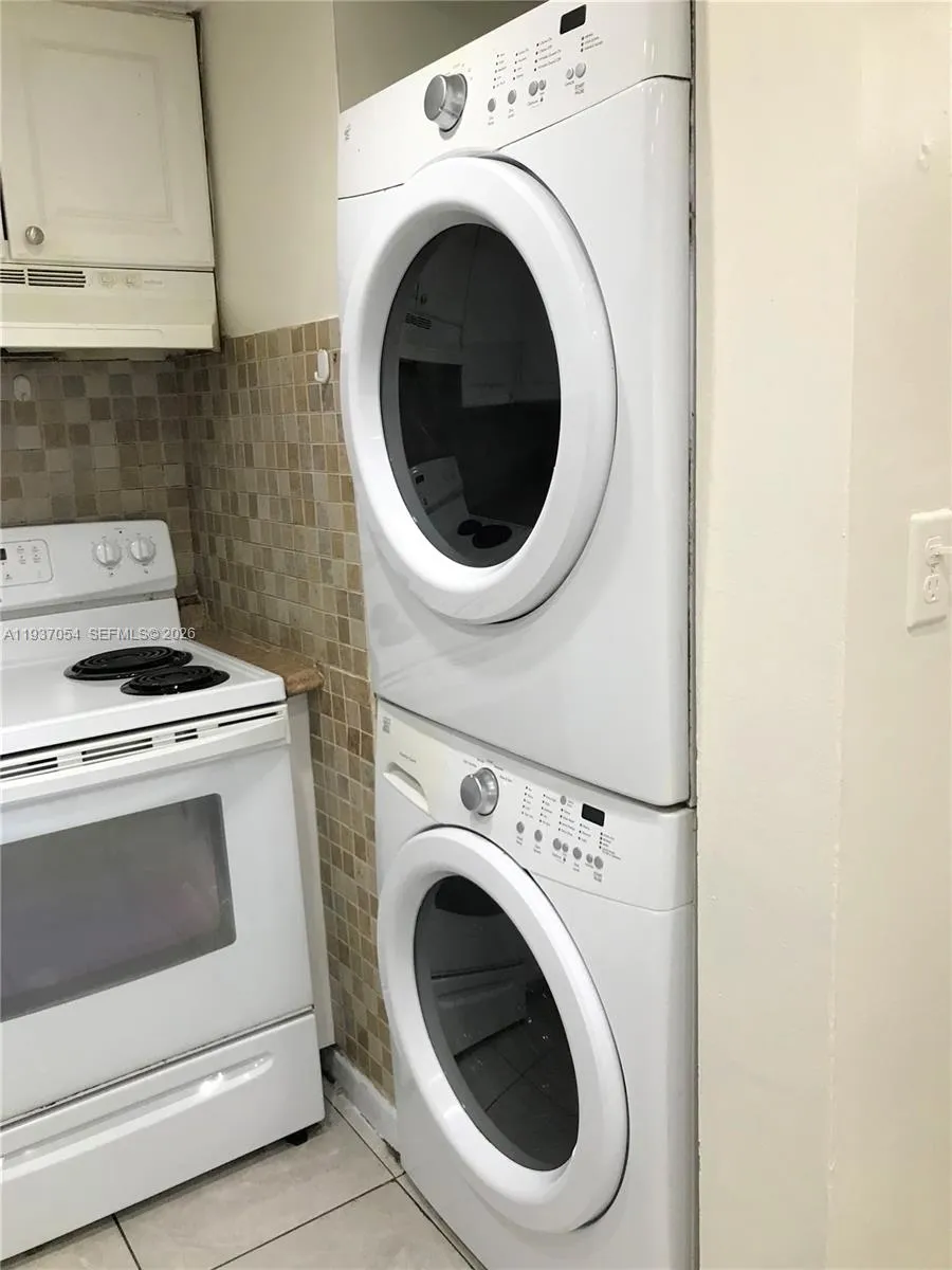 10090 Nw 80 Ct 2543, Hialeah Gardens, Florida 3301, Hialeah Gardens, Florida 33016, 2 Bedrooms Bedrooms, ,2 BathroomsBathrooms,Residential Lease,For Rent,10090 Nw 80 Ct 2543, Hialeah Gardens, Florida 3301,A11937054