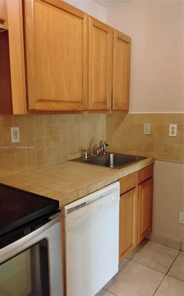 5901 Washington St 251, Hollywood, Florida 33023, Hollywood, Florida 33023, 1 Bedroom Bedrooms, ,1 BathroomBathrooms,Residential,For Sale,5901 Washington St 251, Hollywood, Florida 33023,A11931217