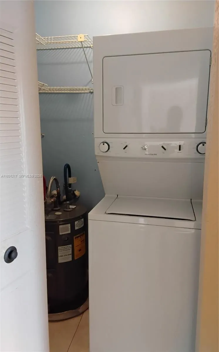 5901 Washington St 251, Hollywood, Florida 33023, Hollywood, Florida 33023, 1 Bedroom Bedrooms, ,1 BathroomBathrooms,Residential,For Sale,5901 Washington St 251, Hollywood, Florida 33023,A11931217