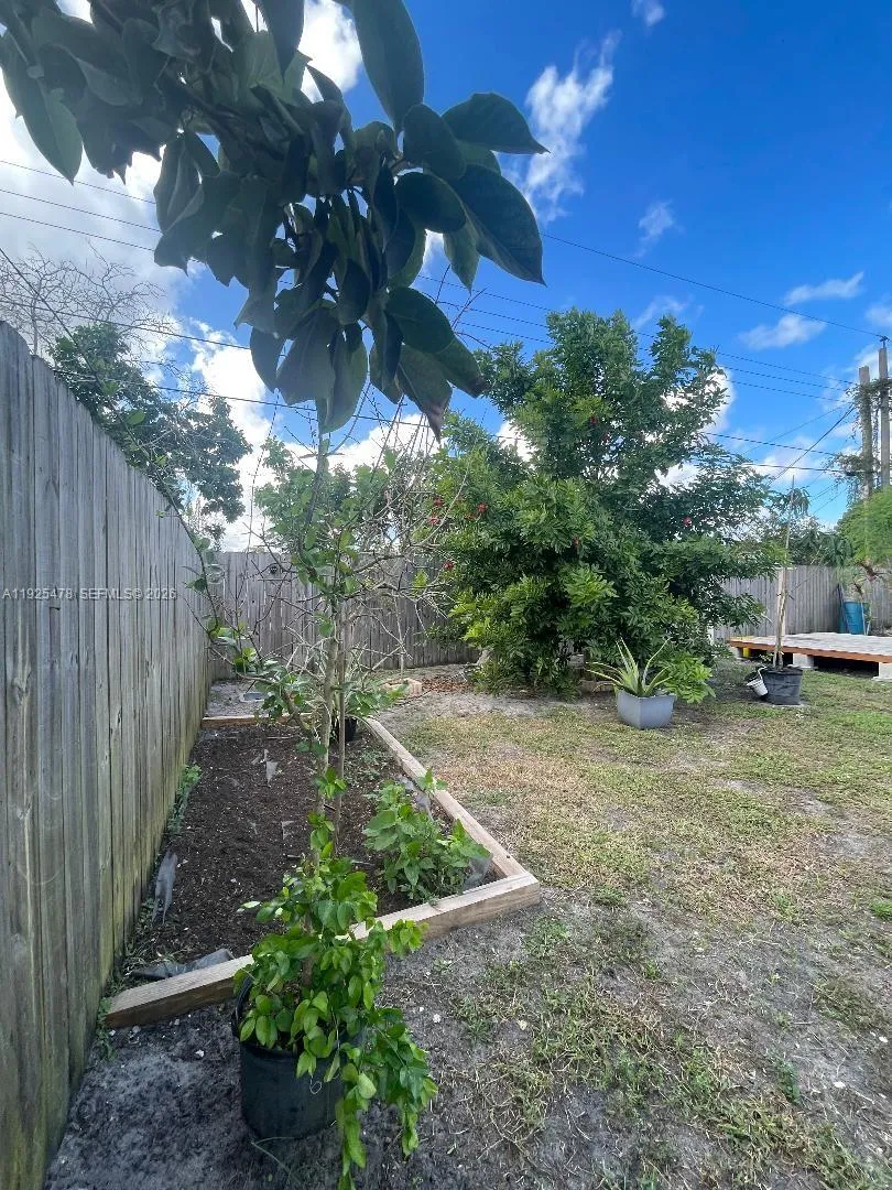 800 N 70th Ave, Hollywood, Florida 33024, Hollywood, Florida 33024, 3 Bedrooms Bedrooms, ,2 BathroomsBathrooms,Residential,For Sale,800 N 70th Ave, Hollywood, Florida 33024,A11925478