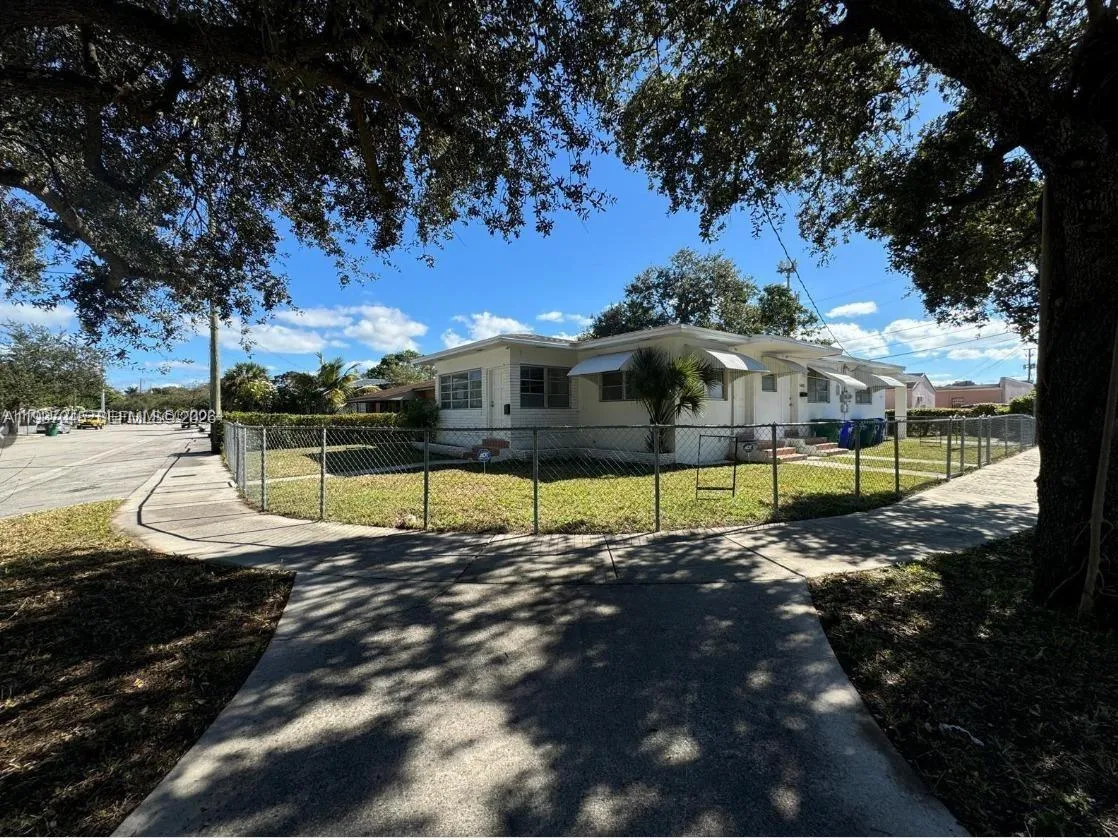 5455 Nw Nw #2, Miami, Florida 33127, Miami, Florida 33127, 1 Bedroom Bedrooms, ,1 BathroomBathrooms,Residential Lease,For Rent,5455 Nw Nw #2, Miami, Florida 33127,A11937045