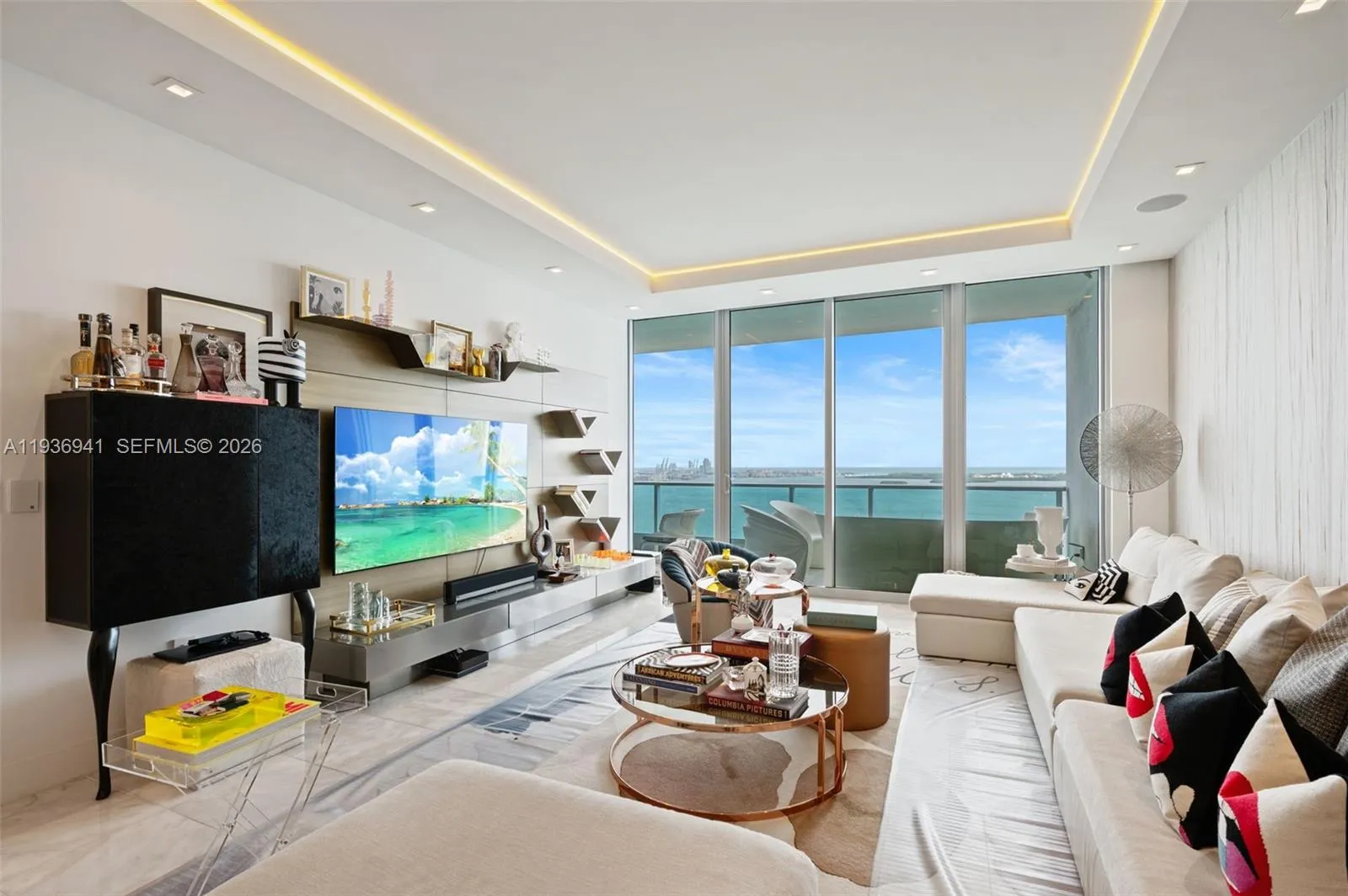 1331 Brickell Bay Dr 2907, Miami, Florida 33131, Miami, Florida 33131, 3 Bedrooms Bedrooms, ,3 BathroomsBathrooms,Residential,For Sale,1331 Brickell Bay Dr 2907, Miami, Florida 33131,A11936941