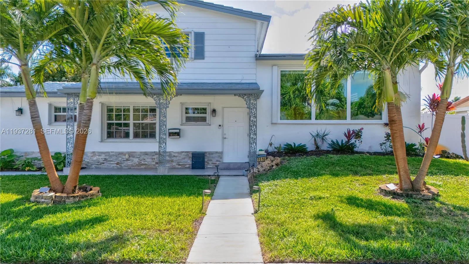 1016 Ne 4th Ct, Hallandale Beach, Florida 33009, Hallandale Beach, Florida 33009, 4 Bedrooms Bedrooms, ,2 BathroomsBathrooms,Residential,For Sale,1016 Ne 4th Ct, Hallandale Beach, Florida 33009,A11937281