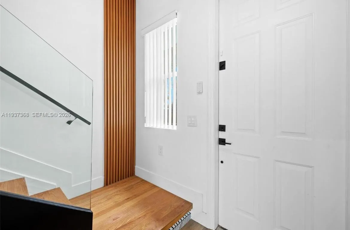 1705 Johnson St B, Hollywood, Florida 33020, Hollywood, Florida 33020, 3 Bedrooms Bedrooms, 1 Room Rooms,2 BathroomsBathrooms,Residential,For Sale,1705 Johnson St B, Hollywood, Florida 33020,A11937368