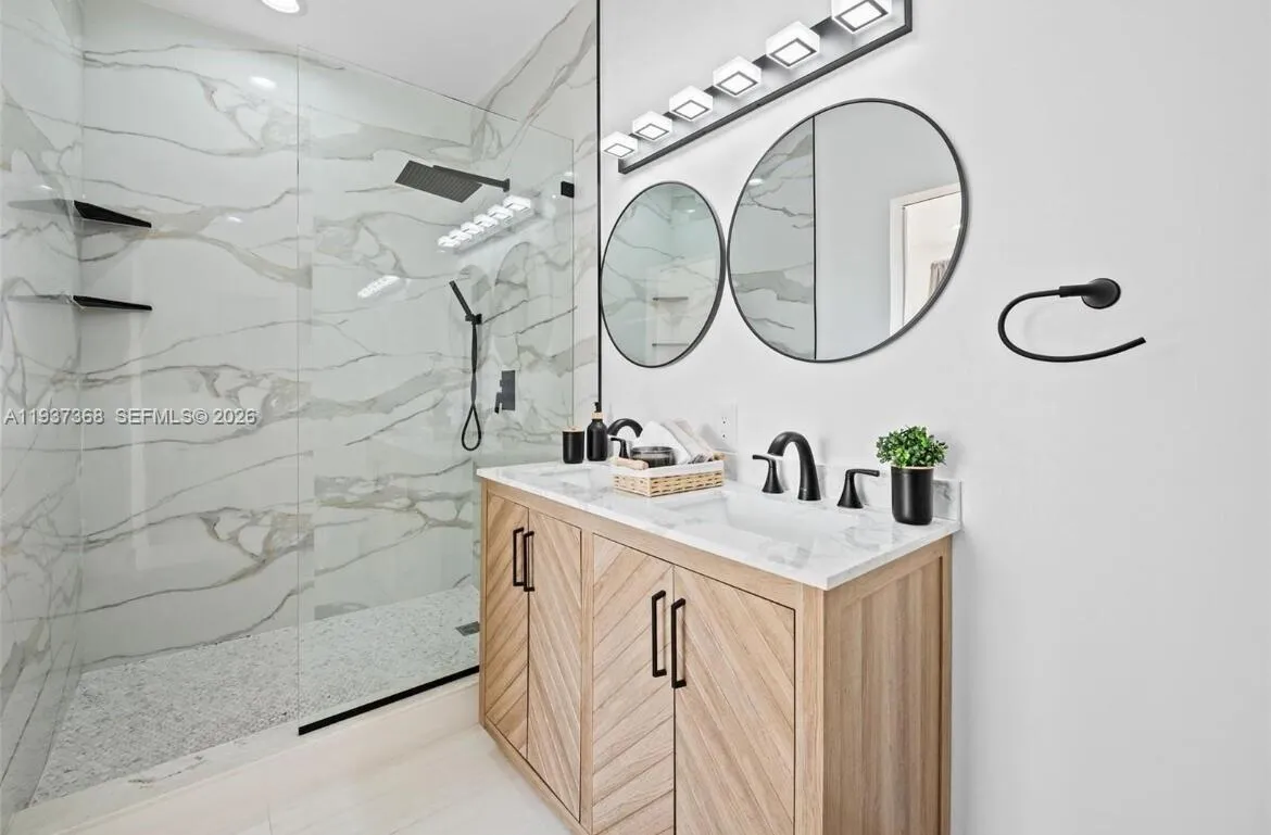 1705 Johnson St B, Hollywood, Florida 33020, Hollywood, Florida 33020, 3 Bedrooms Bedrooms, 1 Room Rooms,2 BathroomsBathrooms,Residential,For Sale,1705 Johnson St B, Hollywood, Florida 33020,A11937368