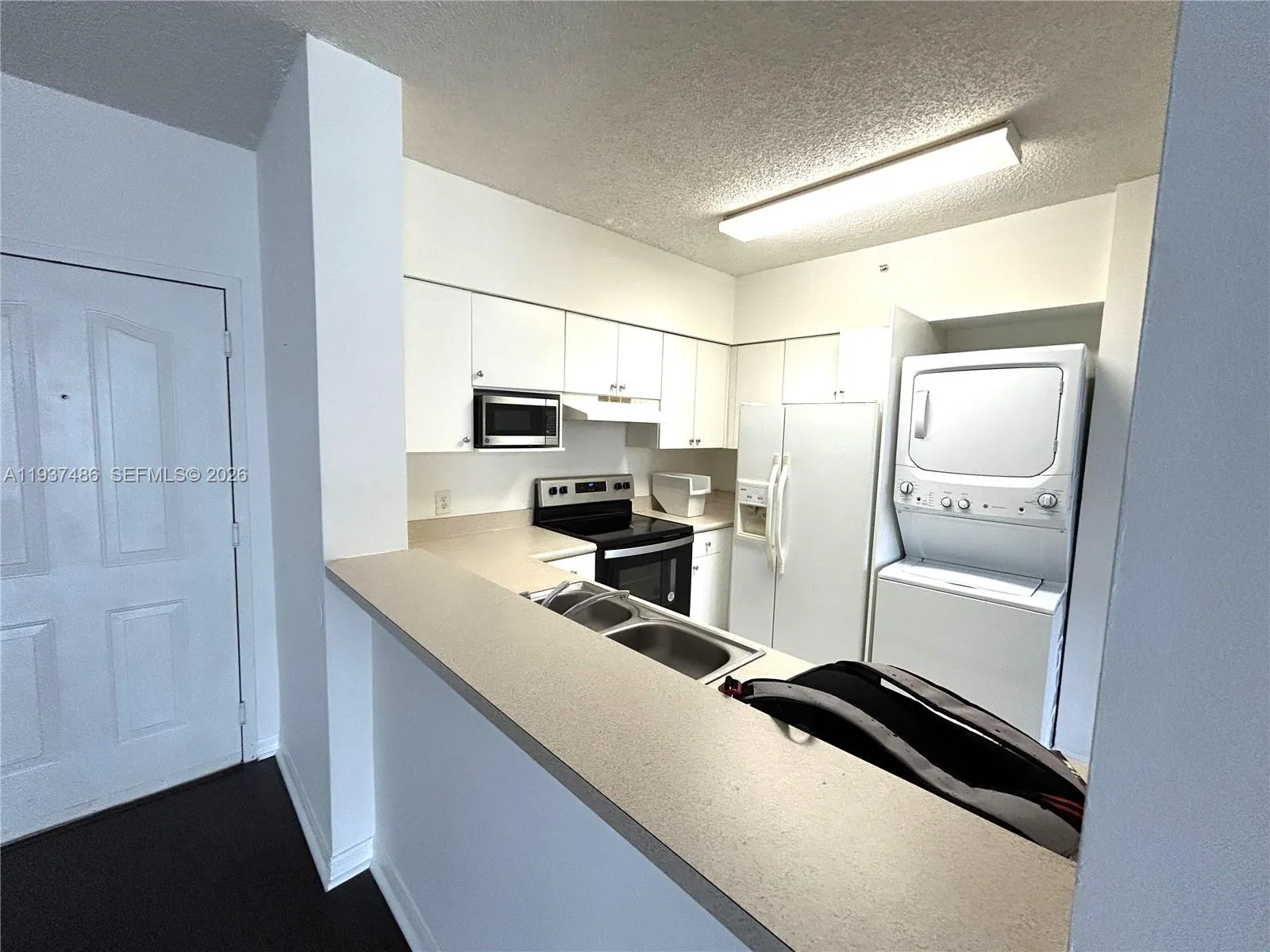 5091 Nw 7th St Ph-10, Miami, Florida 33126, Miami, Florida 33126, 2 Bedrooms Bedrooms, ,2 BathroomsBathrooms,Residential Lease,For Rent,5091 Nw 7th St Ph-10, Miami, Florida 33126,A11937486