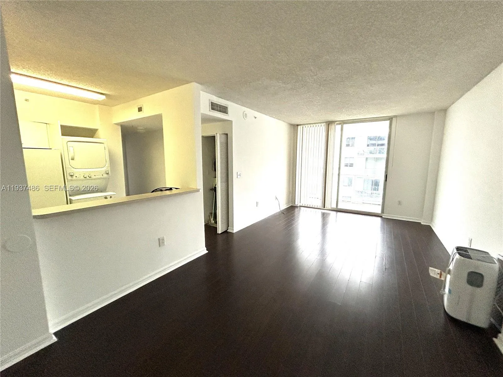 5091 Nw 7th St Ph-10, Miami, Florida 33126, Miami, Florida 33126, 2 Bedrooms Bedrooms, ,2 BathroomsBathrooms,Residential Lease,For Rent,5091 Nw 7th St Ph-10, Miami, Florida 33126,A11937486