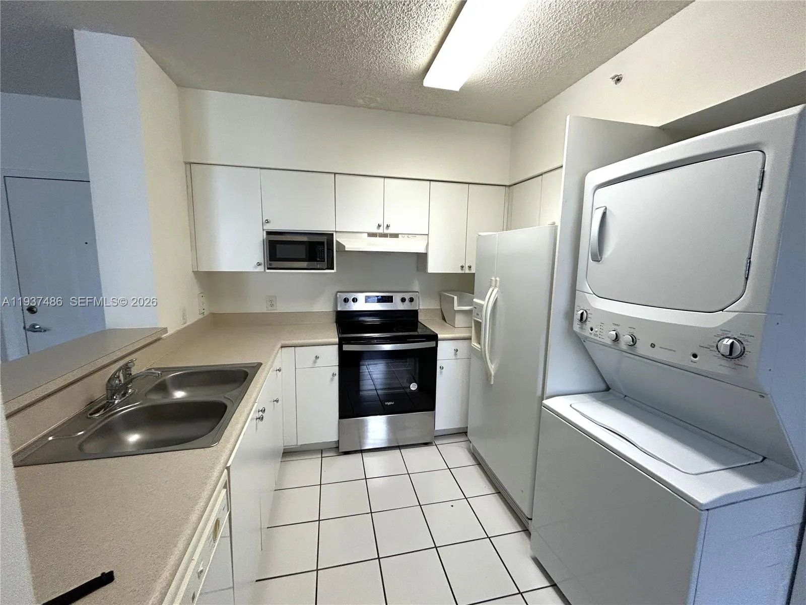 5091 Nw 7th St Ph-10, Miami, Florida 33126, Miami, Florida 33126, 2 Bedrooms Bedrooms, ,2 BathroomsBathrooms,Residential Lease,For Rent,5091 Nw 7th St Ph-10, Miami, Florida 33126,A11937486