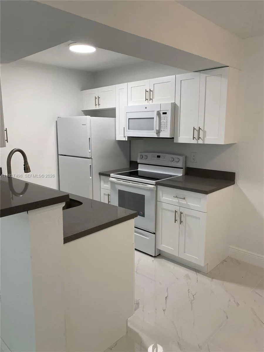 15560 Sw 104th Ter 619, Miami, Florida 33196, Miami, Florida 33196, 1 Bedroom Bedrooms, ,1 BathroomBathrooms,Residential Lease,For Rent,15560 Sw 104th Ter 619, Miami, Florida 33196,A11937498