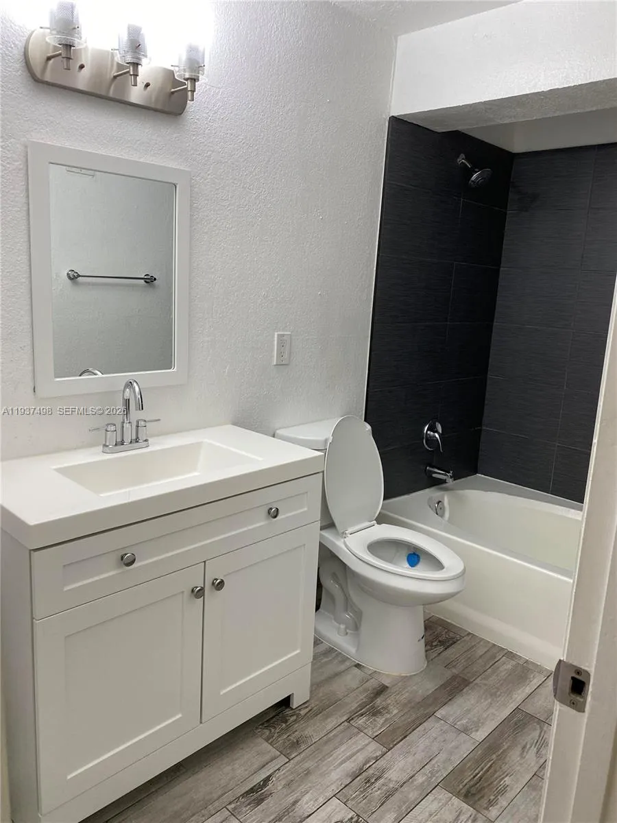 15560 Sw 104th Ter 619, Miami, Florida 33196, Miami, Florida 33196, 1 Bedroom Bedrooms, ,1 BathroomBathrooms,Residential Lease,For Rent,15560 Sw 104th Ter 619, Miami, Florida 33196,A11937498